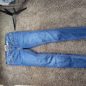 Hollister Low Rise Super Skinny Blue Jeans. Size 5R. Waist 27 Length 30.